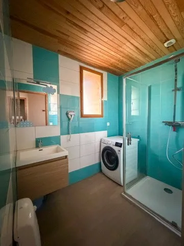 Gîte de groupe avec étang de 2ha pour 13 personnes, proche de Bergerac