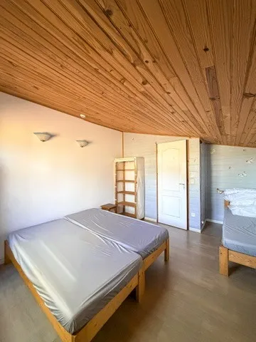 Gîte de groupe avec étang de 2ha pour 13 personnes, proche de Bergerac