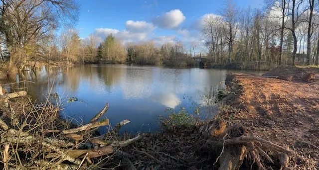 Gîte de pêche sur étang privé de 8000m² à 1h30 de Clermont-Ferrand