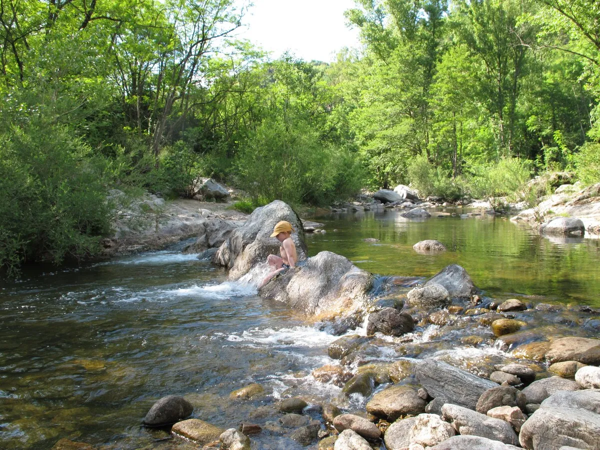 Tiny house au bord de la rivière la Dunière, proche de Valence, Ardèche