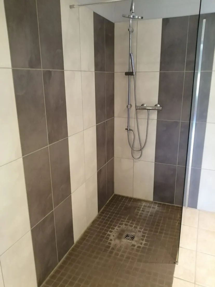Gite de pêche avec étang privé de 1500m², proche de montluçon, gîte et pêche familiale