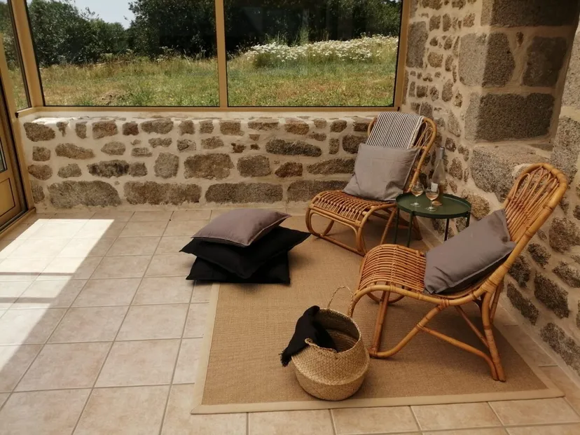 Gite de pêche avec étang privé de 1500m², proche de montluçon, gîte et pêche familiale