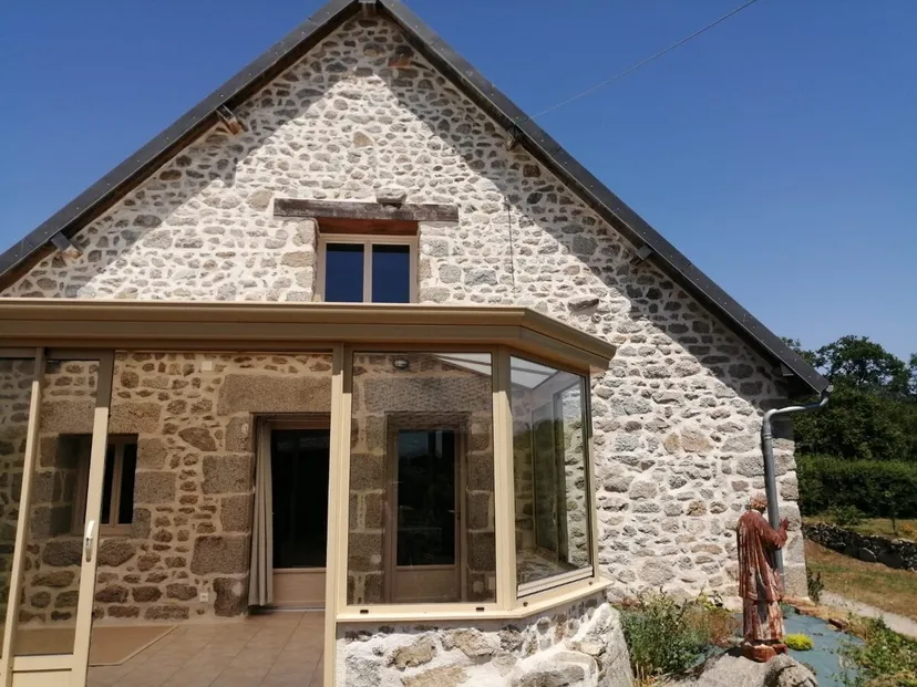 Gite de pêche avec étang privé de 1500m², proche de montluçon, gîte et pêche familiale