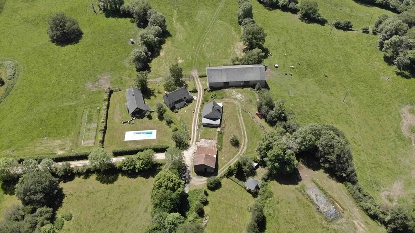 Gite de pêche avec étang privé de 1500m², proche de montluçon, gîte et pêche familiale