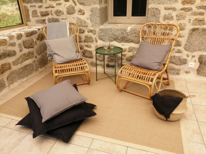 Gite de pêche avec étang privé de 1500m², proche de montluçon, gîte et pêche familiale