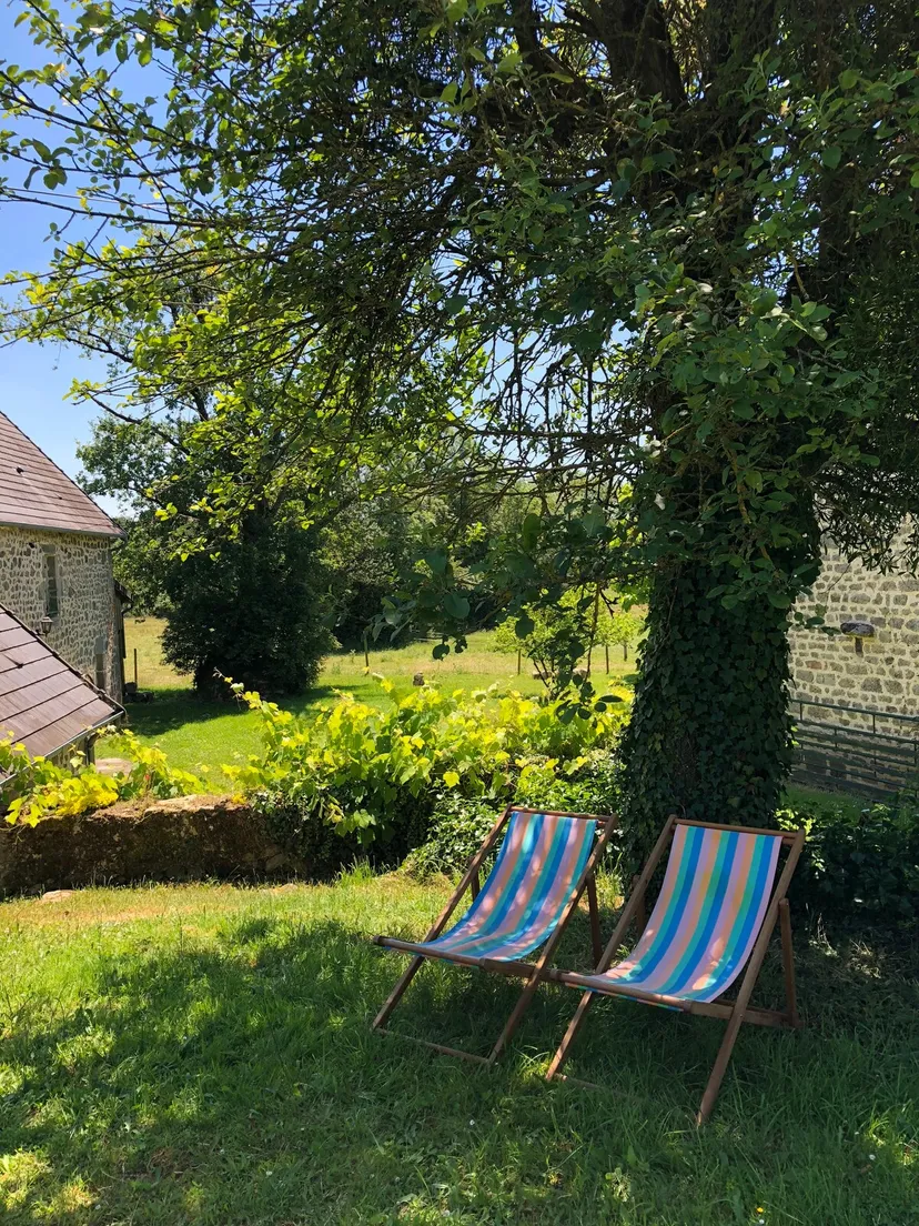 Gite de pêche avec étang privé de 1500m², proche de montluçon, gîte et pêche familiale