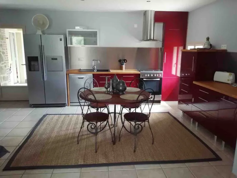 Gite de pêche avec étang privé de 1500m², proche de montluçon, gîte et pêche familiale