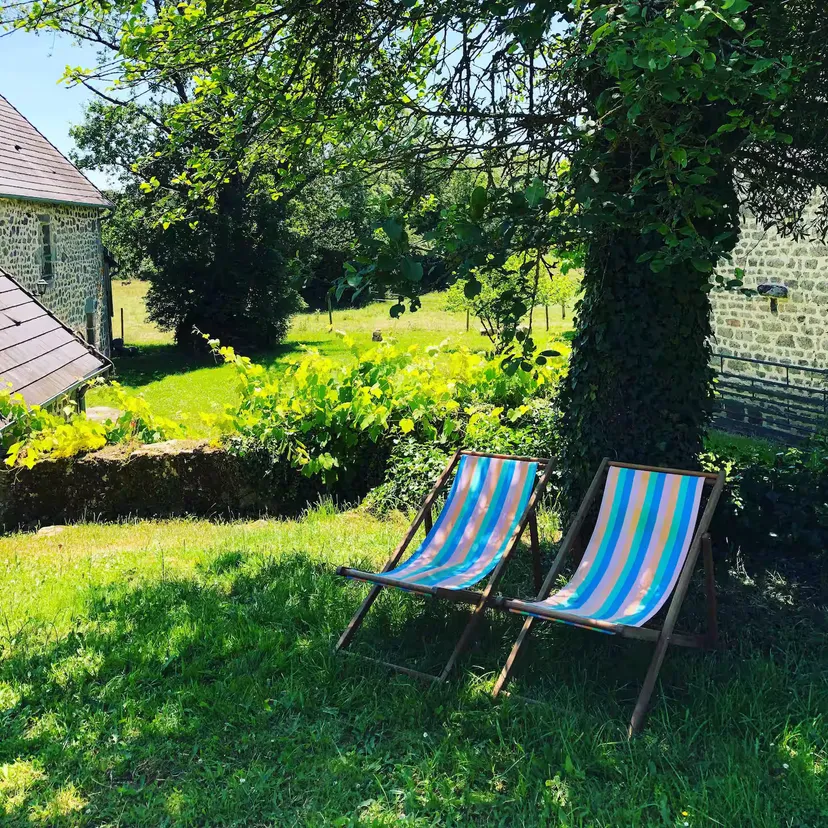 Gîte familial avec étang privatif de 0,15 ha en Nouvelle-Aquitaine