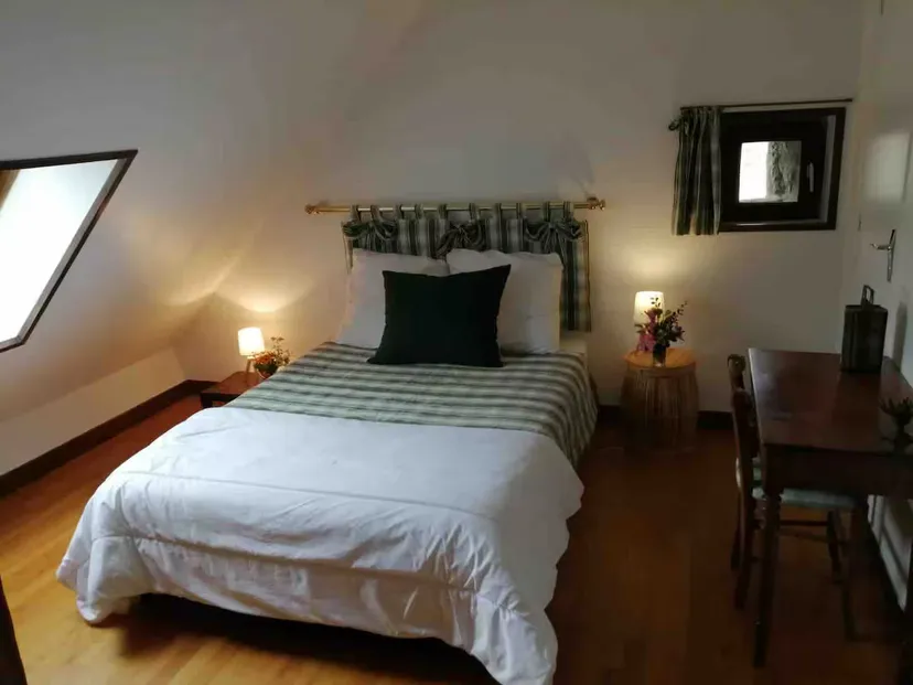 Gîte familial avec étang privatif de 0,15 ha en Nouvelle-Aquitaine