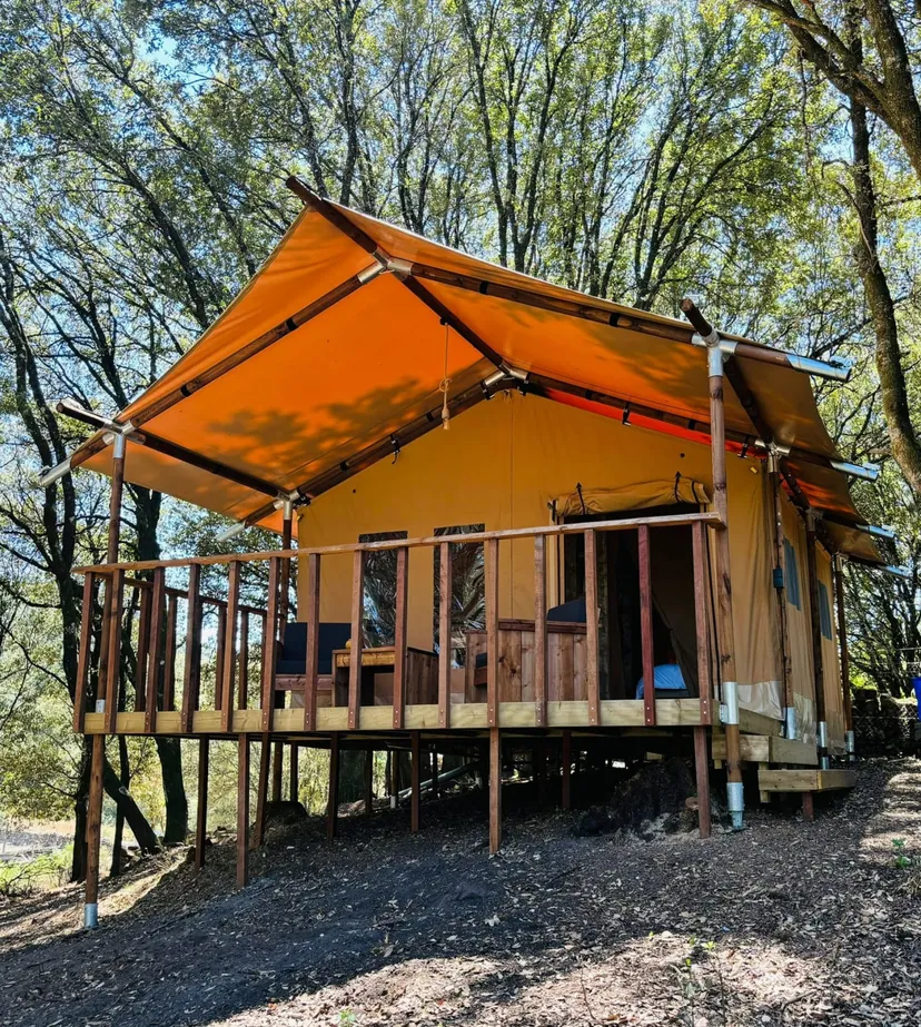 Gîte de pêche en Corse-du-Sud, rivière sauvage proche de Ajaccio, chalet nature