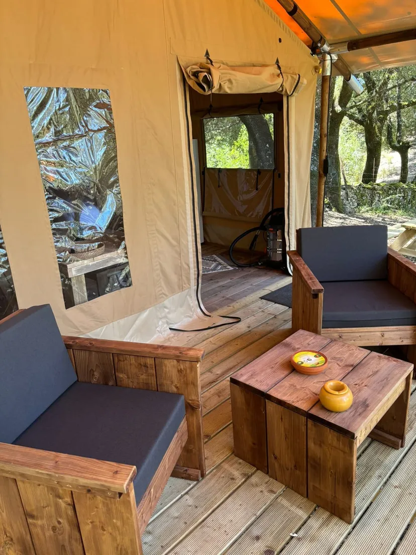Gîte de pêche en Corse-du-Sud, rivière sauvage proche de Ajaccio, chalet nature