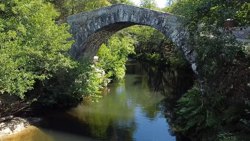 Gîte de pêche en Corse-du-Sud, rivière sauvage proche de Ajaccio, chalet nature