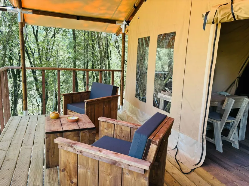 Gîte de pêche en Corse-du-Sud, rivière sauvage proche de Ajaccio, chalet nature