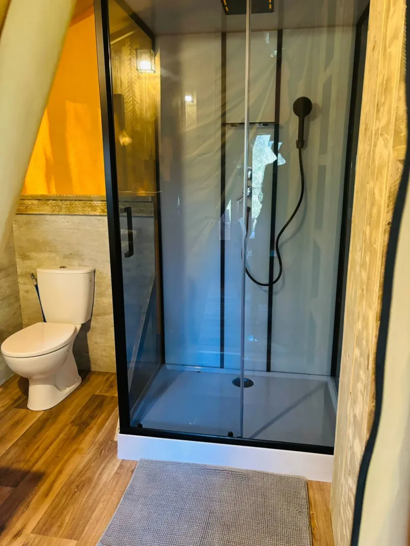 Gîte de pêche pour deux en corse-du-sud, rivière sauvage proche de ajaccio, chalet nature
