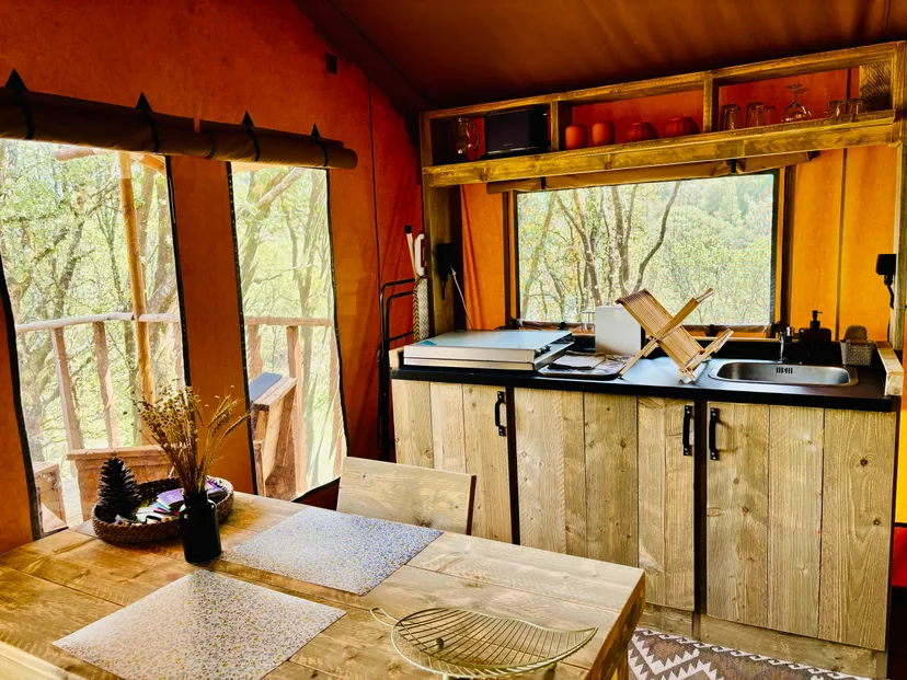 Gîte de pêche pour deux en corse-du-sud, rivière sauvage proche de ajaccio, chalet nature