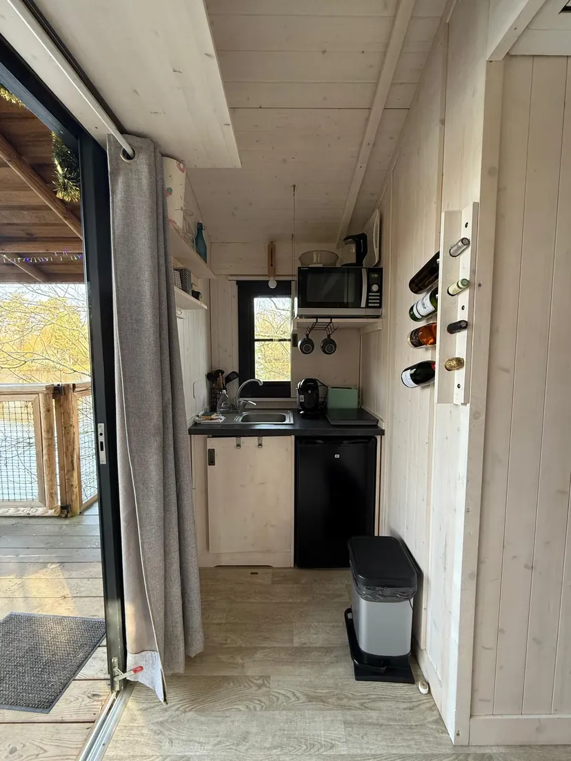 Cabanes sur pilotis avec vue imprenable sur l’étang