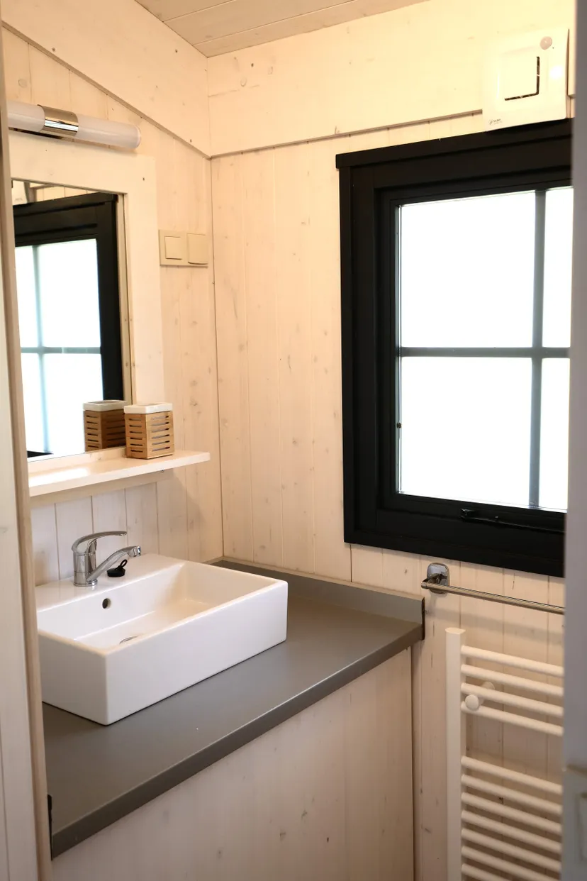 Chalet sur pilotis avec une grande terrasse pour 4 personnes