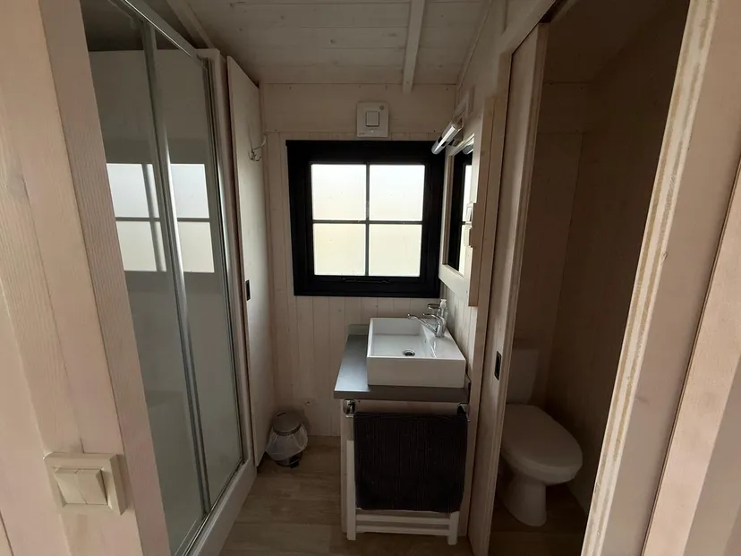 Chalet sur pilotis pour deux personnes avec étang privé