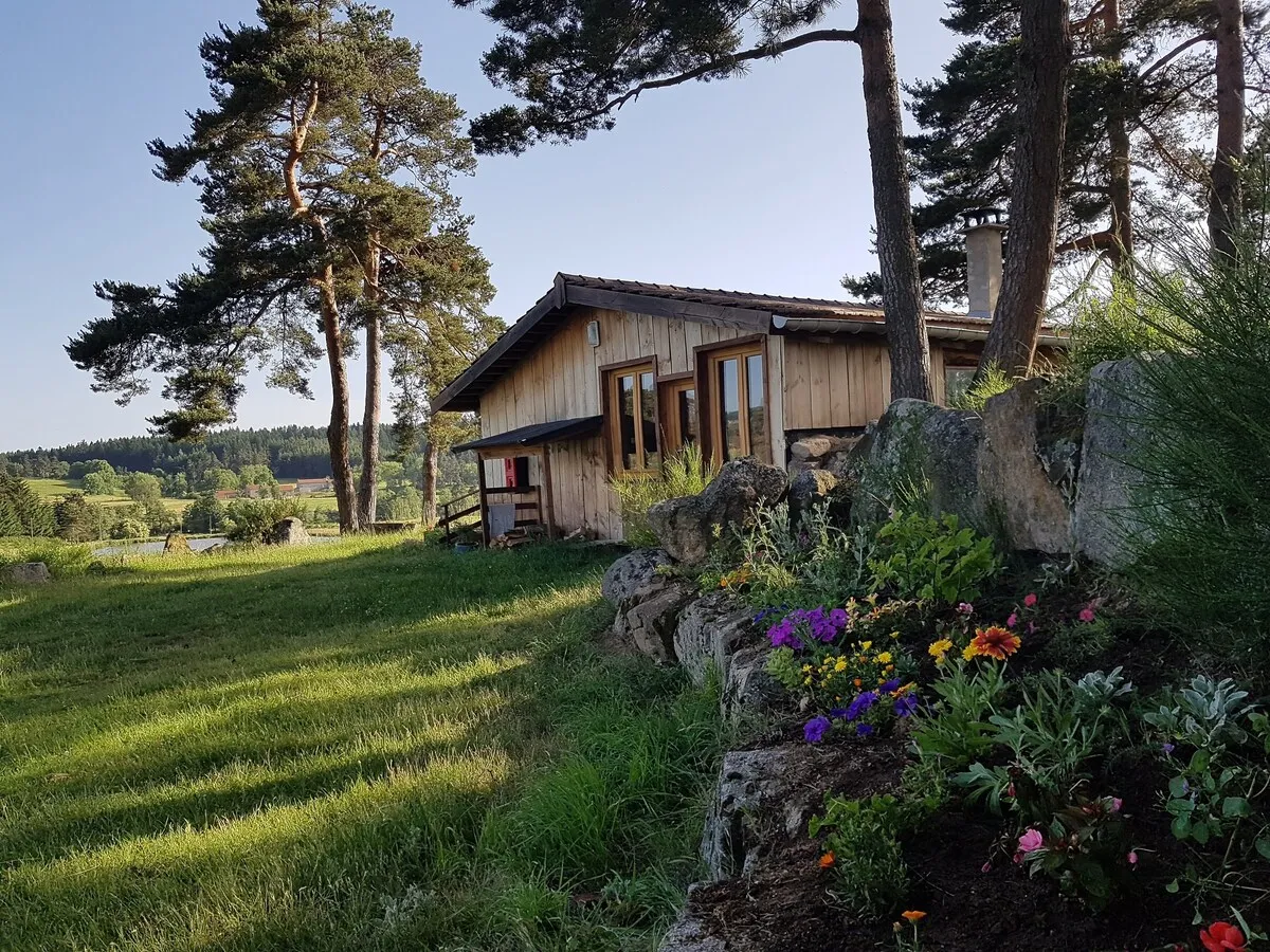 Chalet familial et 3 étangs de pêche, proche de saint-étienne, étangs de montagne