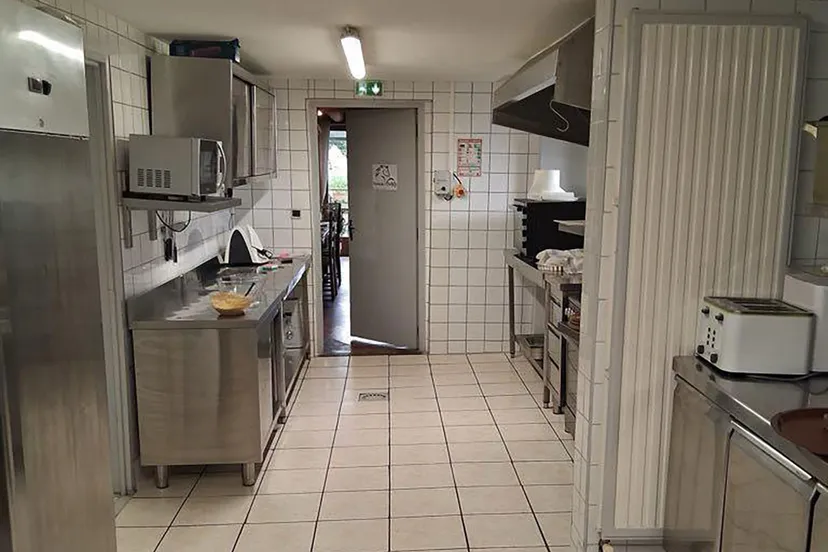 Gîte de Groupe avec 3 étangs pour un total de 0,8ha proche de Saint-Etienne
