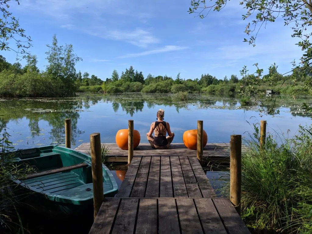 Ponton cosy au coeur de la nature. Ressourçant et dépaysant.