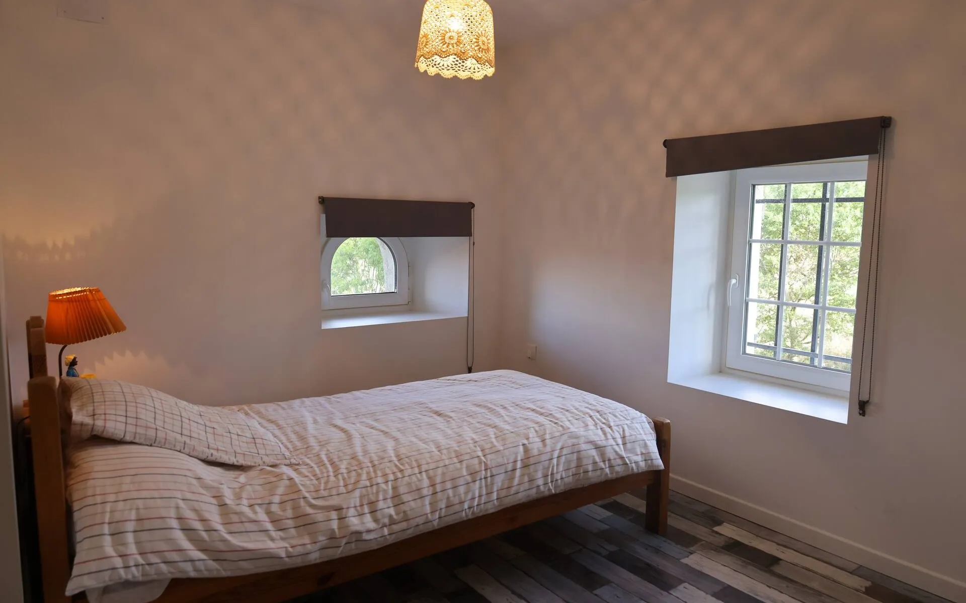 Chambre d'hôtes au bord d'un étang privé de 0,5ha en Auvergne