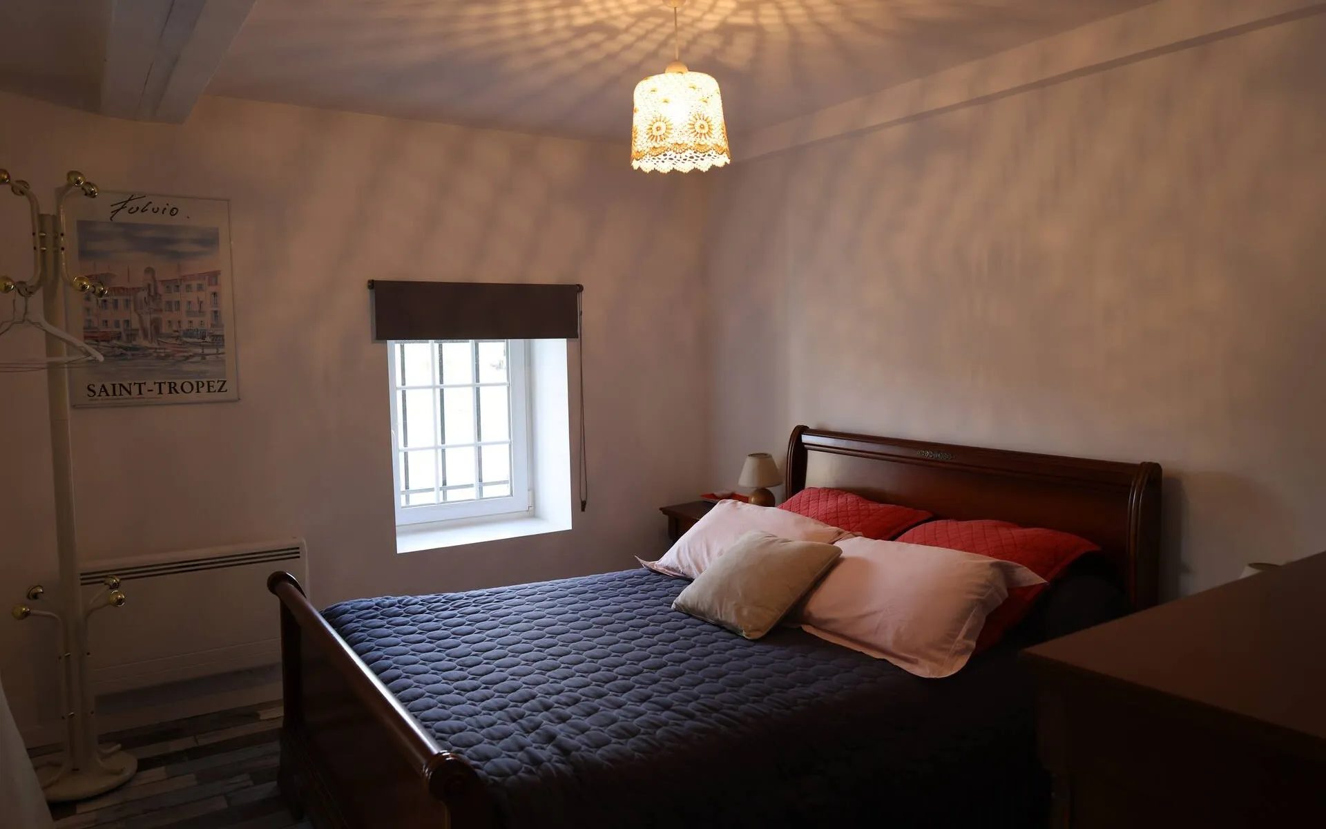 Chambre d'hôtes au bord d'un étang privé de 0,5ha en Auvergne