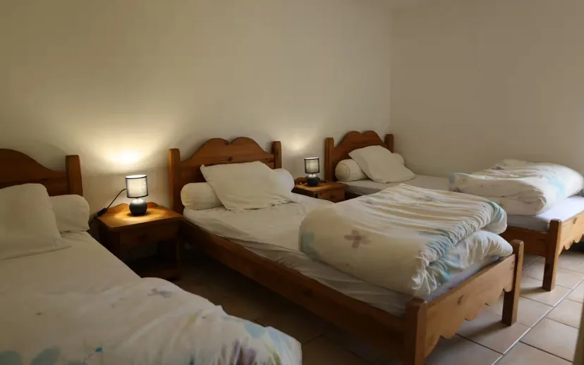 Gîte familial au bord d'un étang de 0,5ha en Auvergne