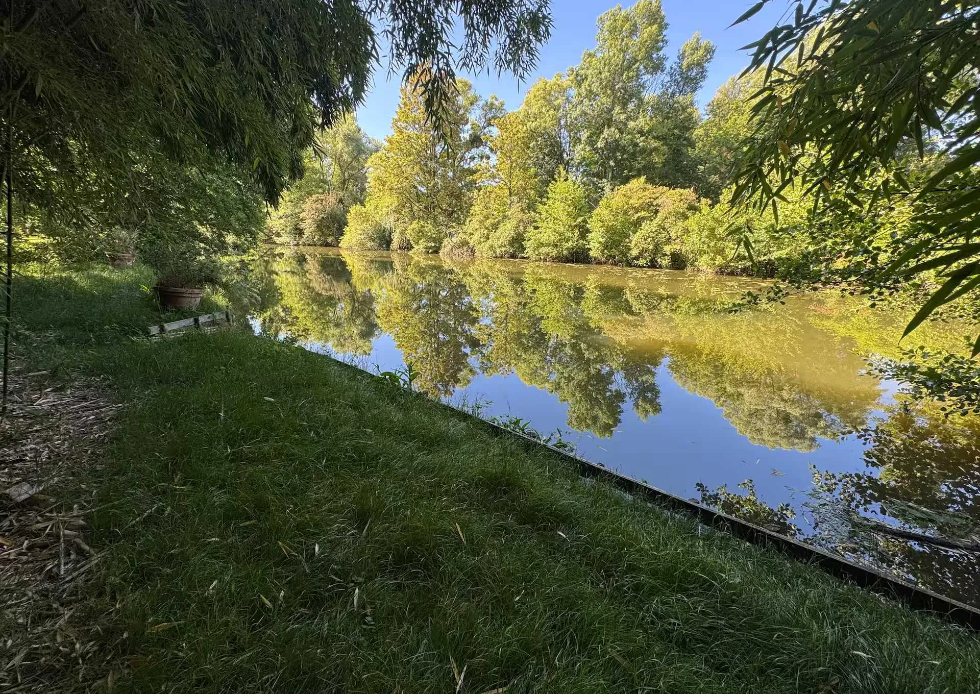 Cottage au bord de la rivière Claise et d’un étang en Touraine