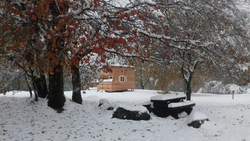 Tiny house 5 personnes avec étang en Haute-Saône