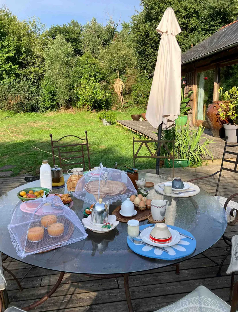 Transparent bubble with 2.47 ac private pond in Broceliande forest
