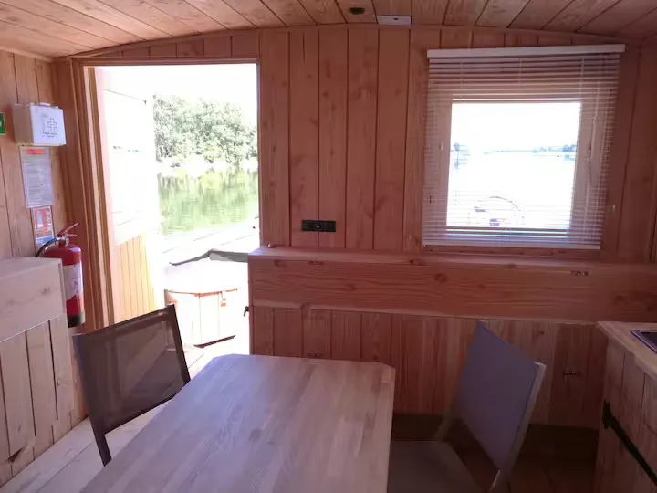 Toue cabanée traditionnelle à 5 mn de Chambord