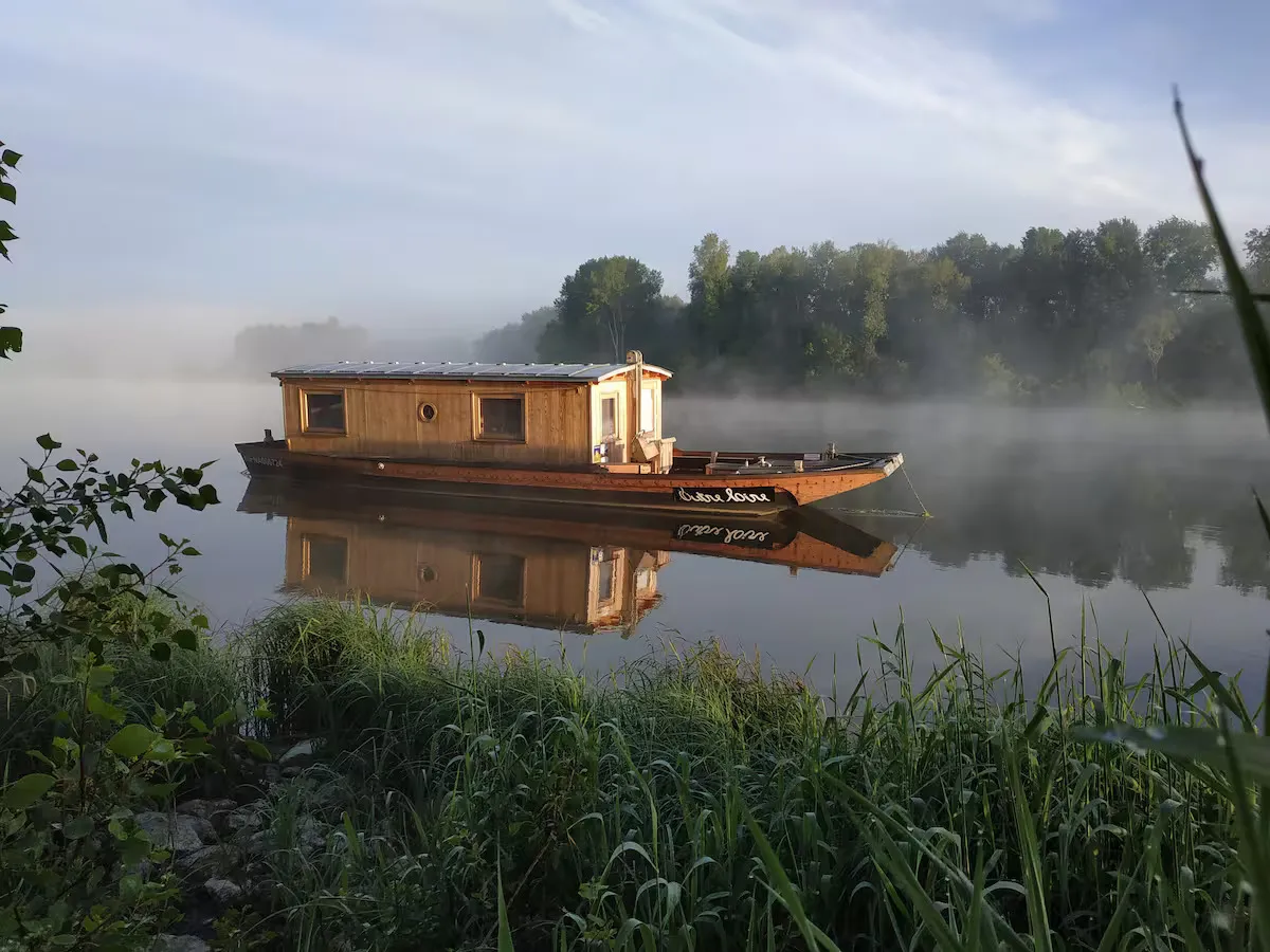 Toue cabanée traditionnelle à 5 mn de Chambord