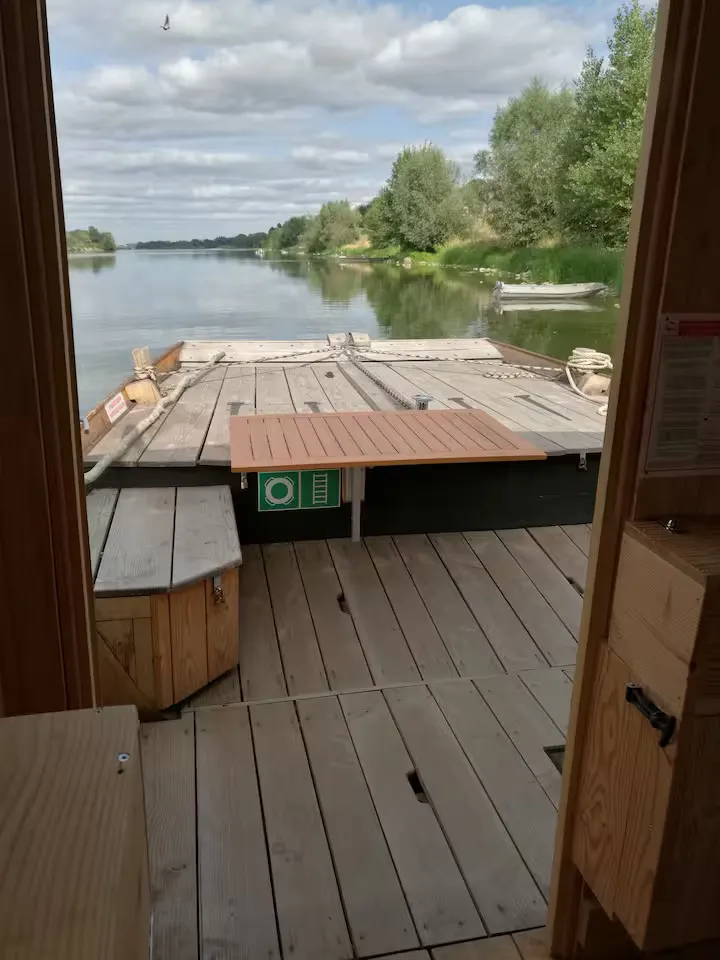 Toue cabanée traditionnelle à 5 mn de Chambord