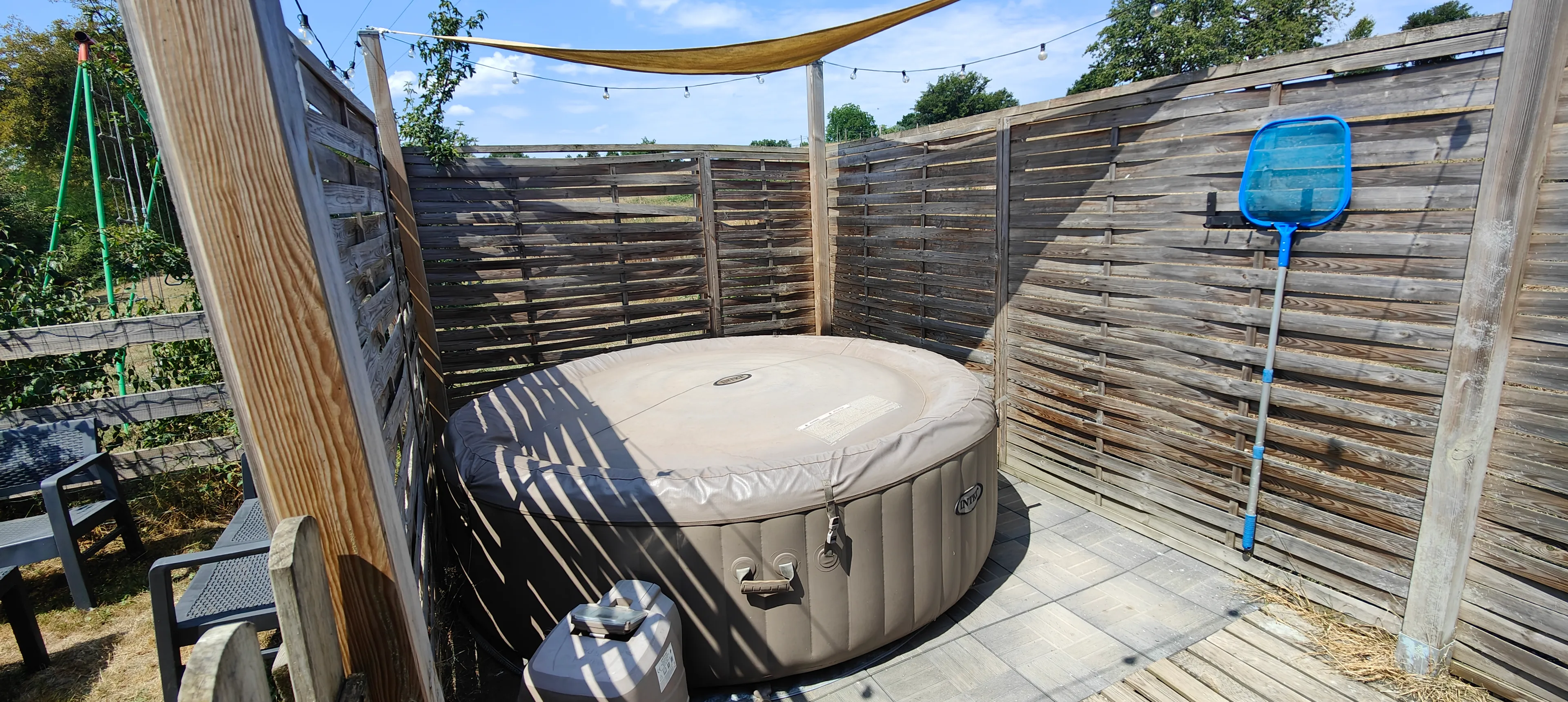 Gîte sur une propriété de 9 ha avec un étang sauvage (et SPA l’été)