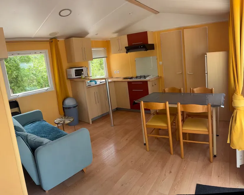 Mobile home with fish pond in the Great East