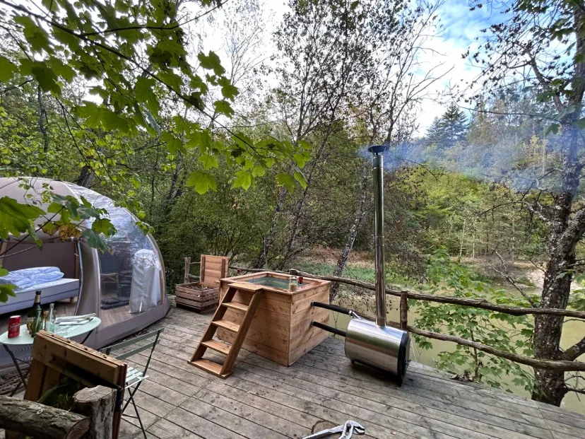 Chalet insolite avec bulle et étang privatif en Haute-Marne