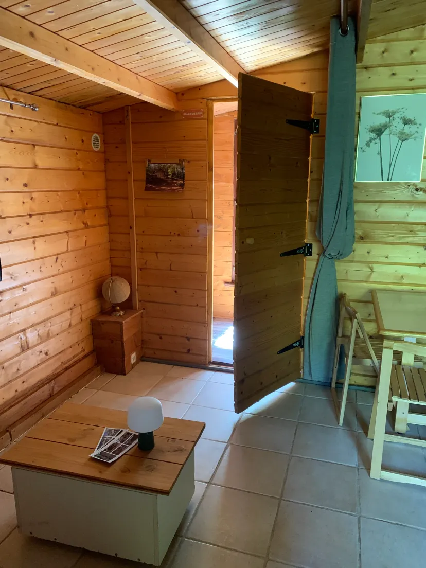 Chalet insolite avec bulle et étang privatif en Haute-Marne