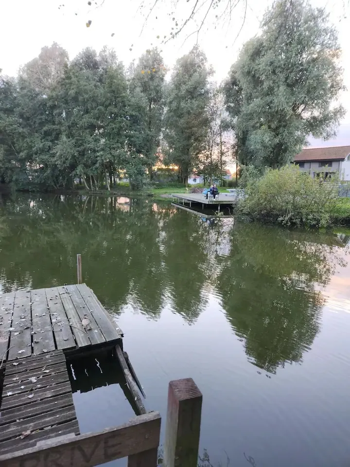 Chalet familial au bord d’un étang