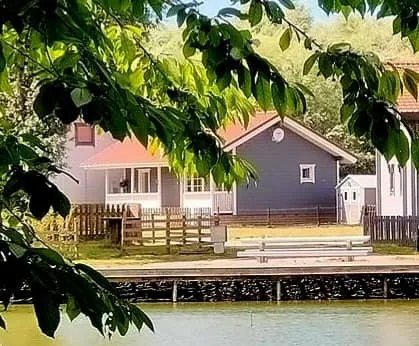 Chalet familial au bord d’un étang