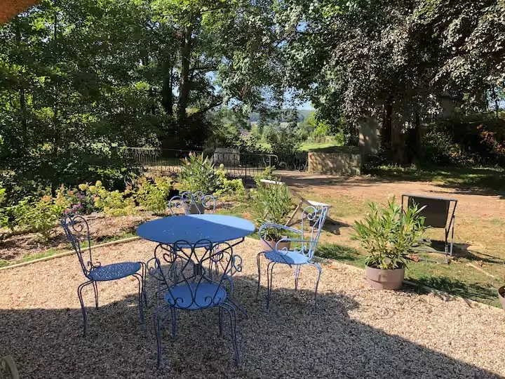 Maisonnette normande à l’orée de la rivière