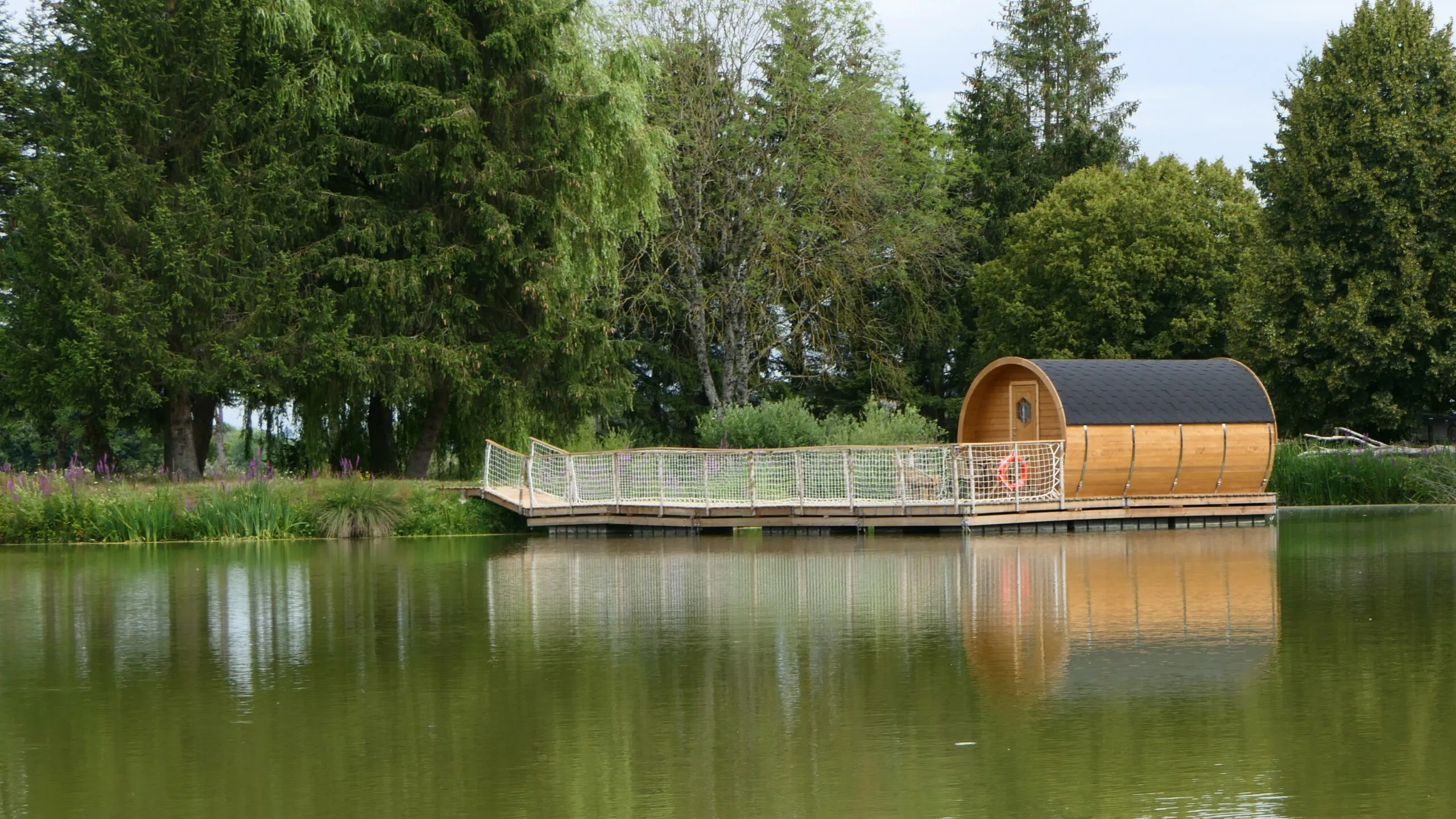 Logement insolite au bord de l’eau