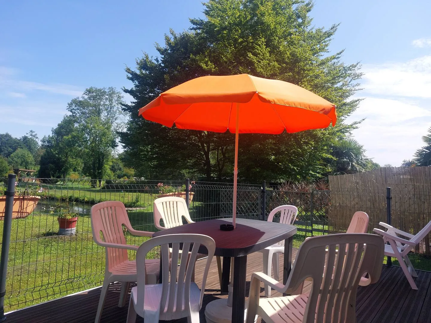 Gîte familiale avec accès à un étang privé proche d’Amiens