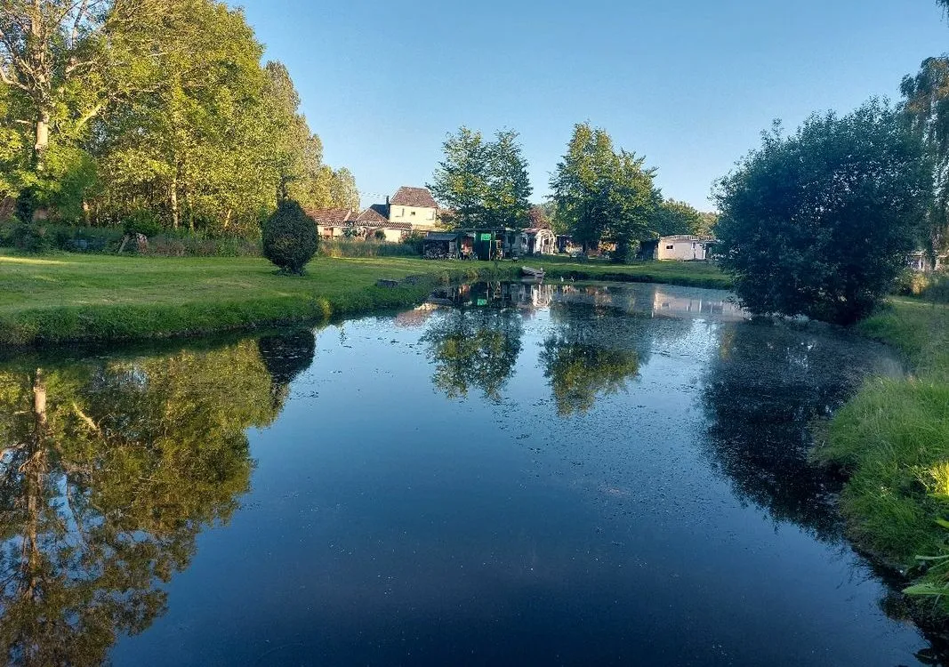 Gîte familiale avec accès à un étang privé proche d’Amiens