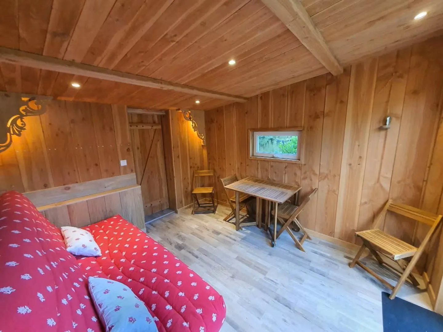 Unusual cabin by a private pond