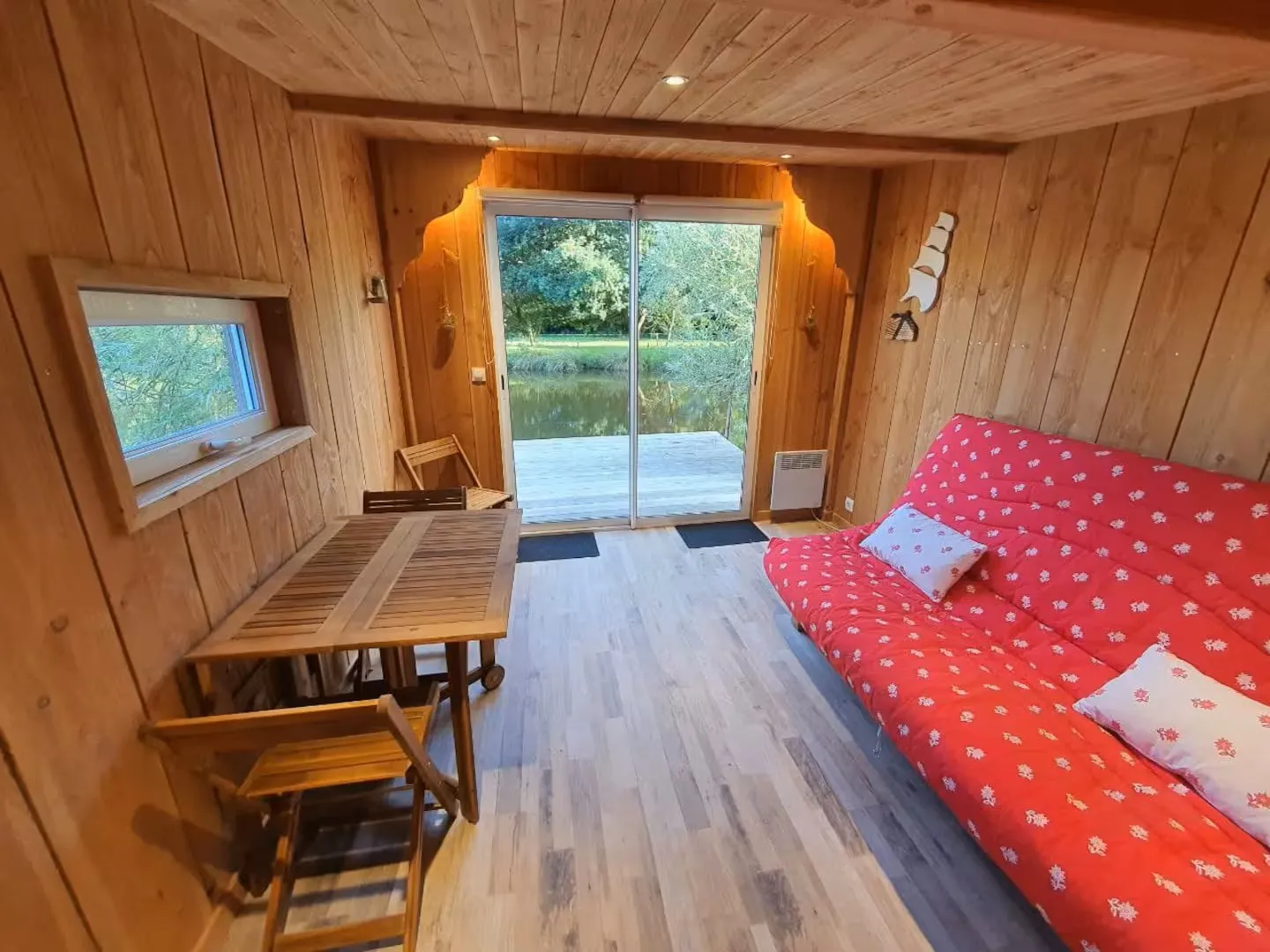 Unusual cabin by a private pond