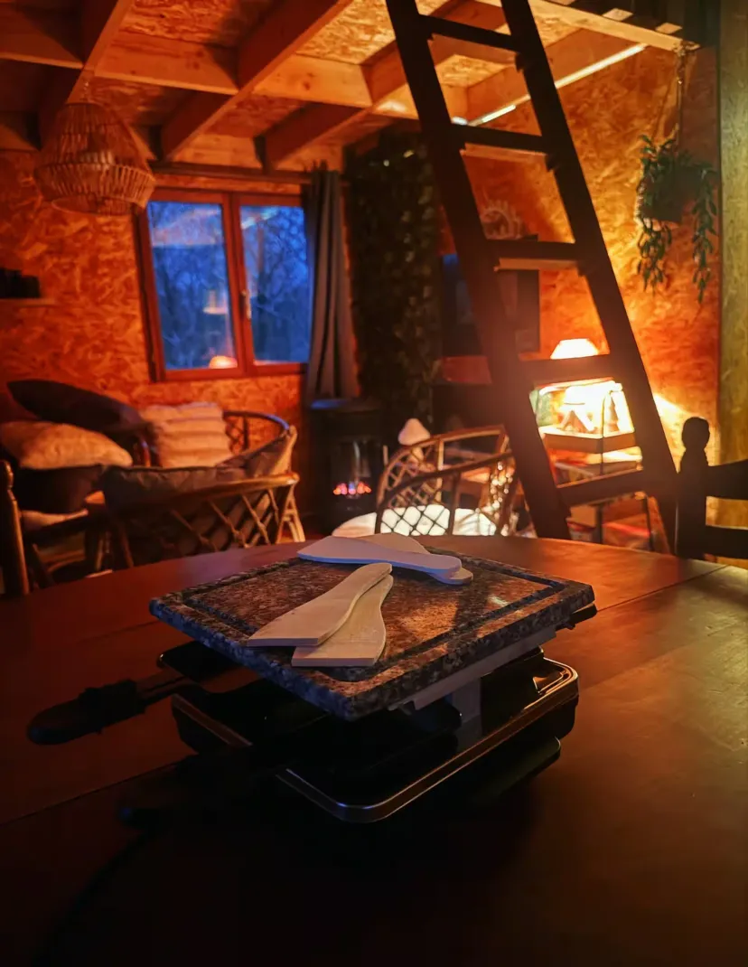 Cabana perched by two private ponds in the Sarthe