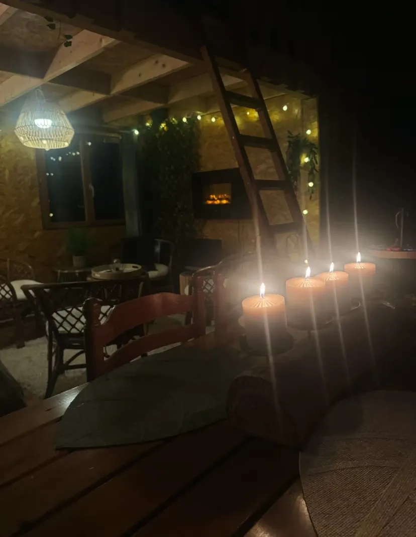 Cabana perched by two private ponds in the Sarthe