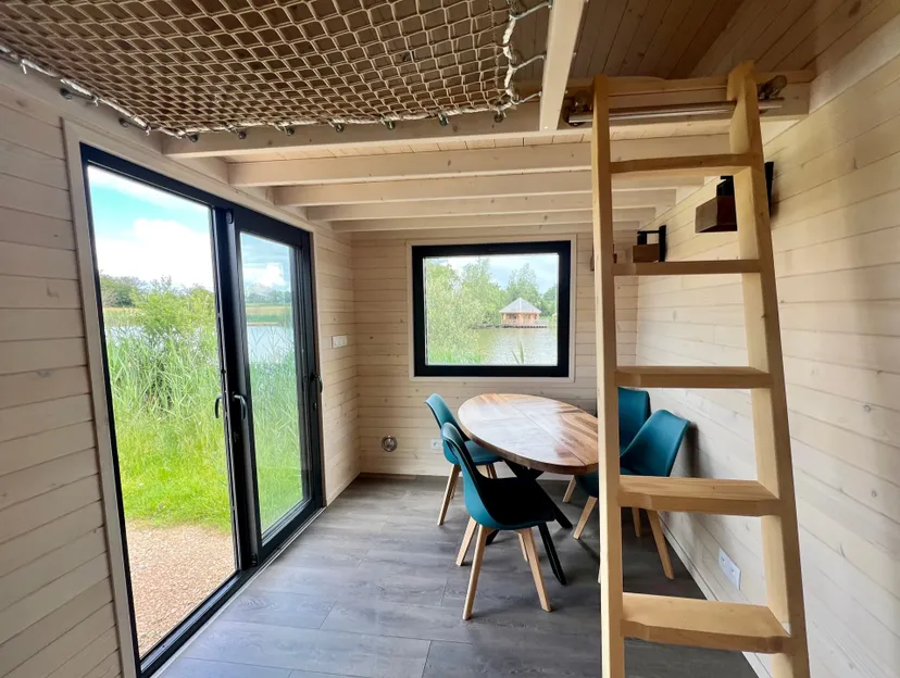 Tiny house au bord d'un étang de 5ha