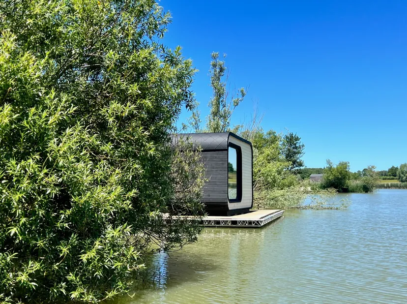Ecolodge au bord d’un étang de 5ha